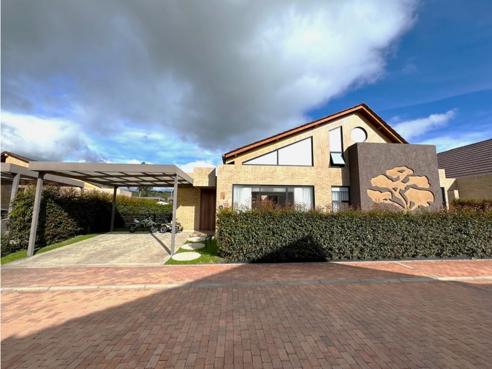 CASA EN VENTA EN CAJICA - CUNDINAMARCA