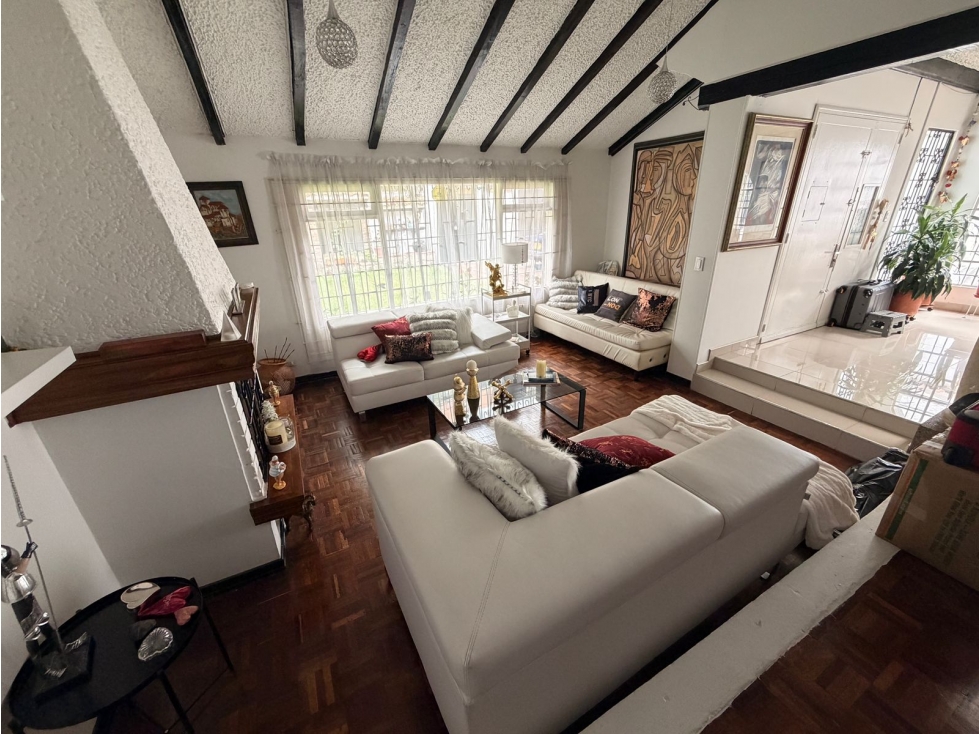 CASA EN VENTA PARA INVERSIÓN EN LOS CEDROS BOGOTA — foto 2