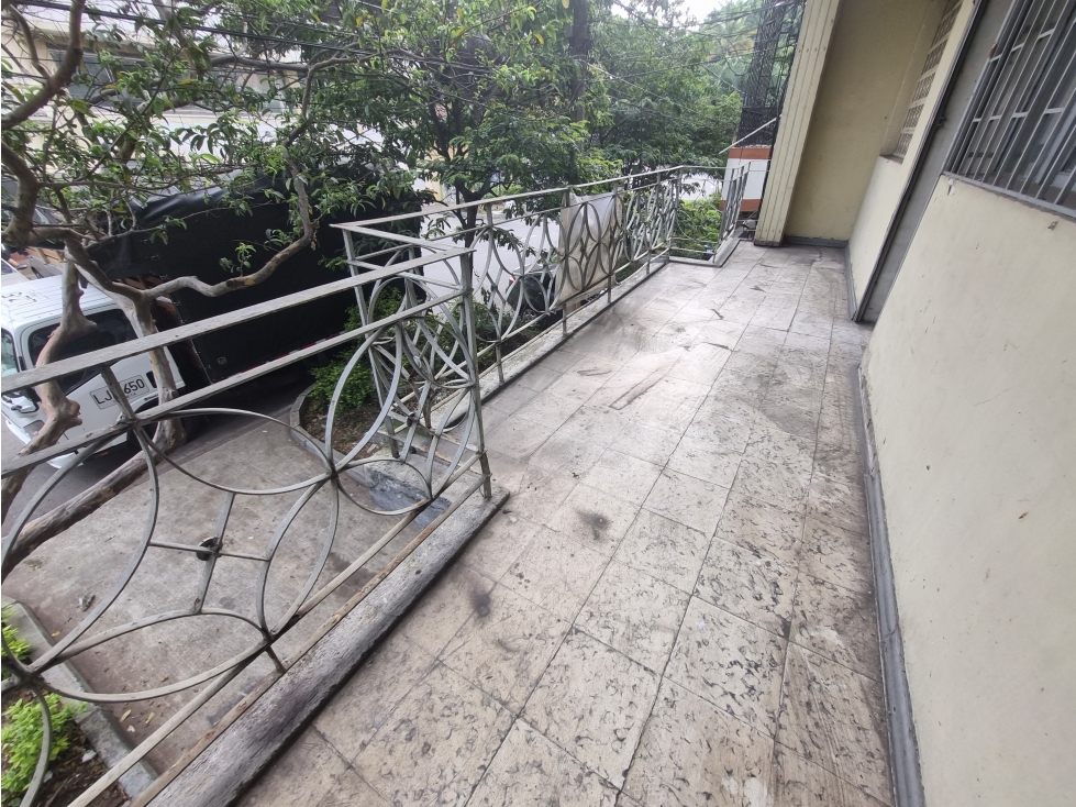 EDIFICIO O LOTE EN VENTA EN LA CANDELARIA - MEDELLIN - 3