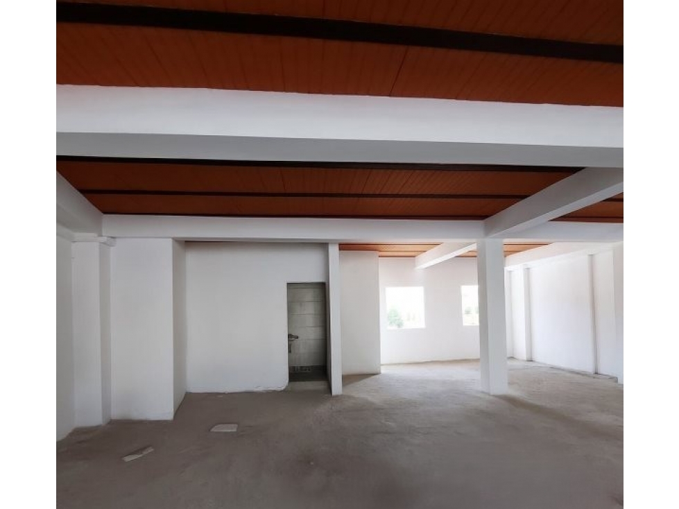 LOCAL EN ARRIENDO EN BELLO - 6