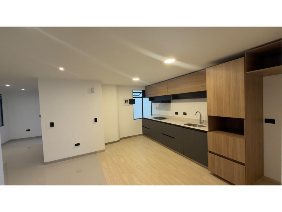 SE RENTA APARTAMENTO EN SABANETA ANTIOQUIA