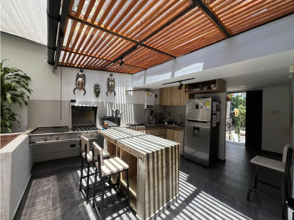 APARTAMENTO O LOCAL PARA ARRIENDO EN POBLADO