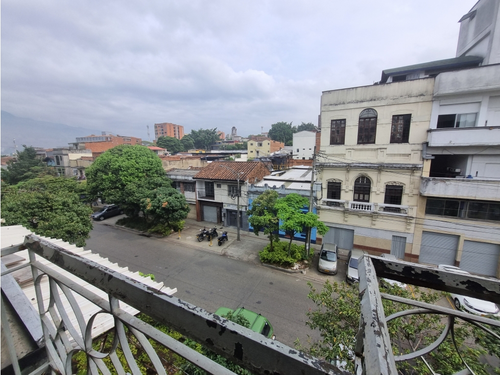 EDIFICIO O LOTE EN VENTA EN LA CANDELARIA - MEDELLIN - 1