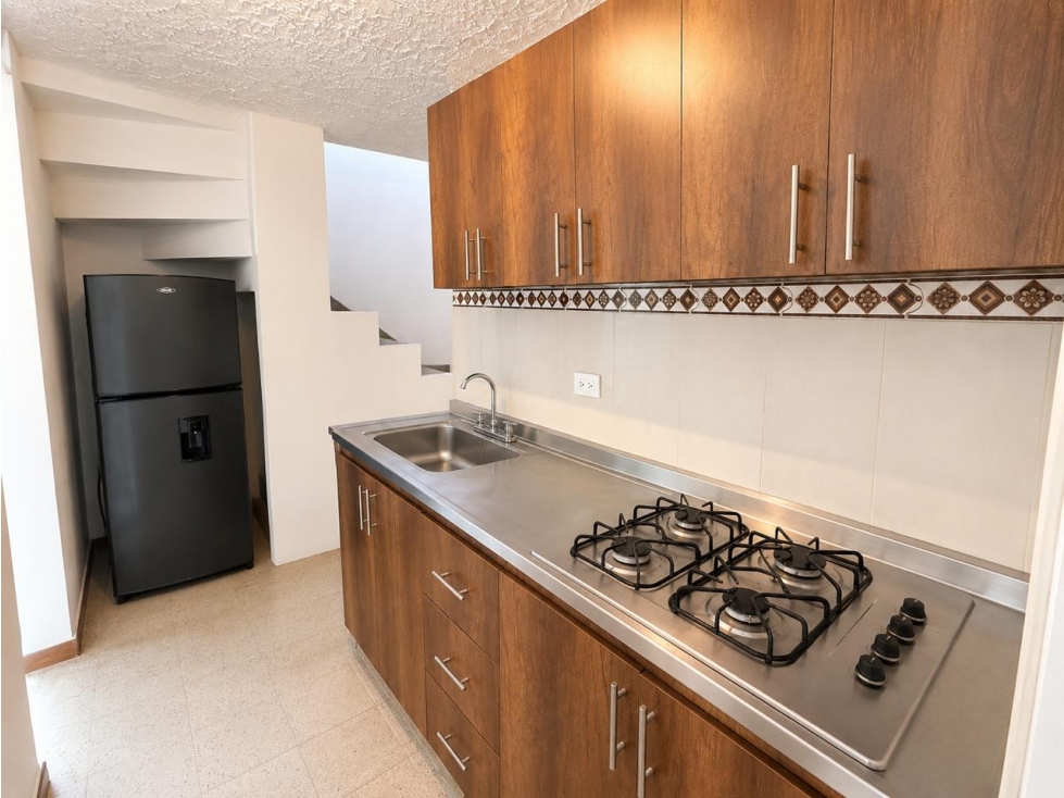 CASA PARA LA VENTA EN ROBLEDO