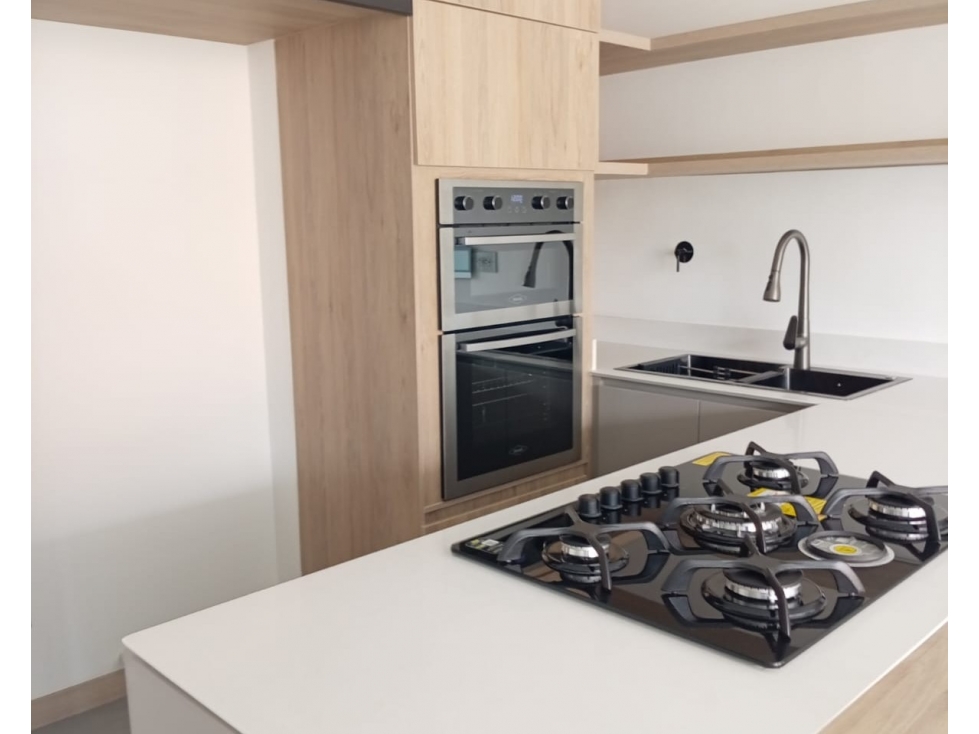 APARTAMENTO EN VENTA EN LA CASTELLANA MEDELLIN — foto 5