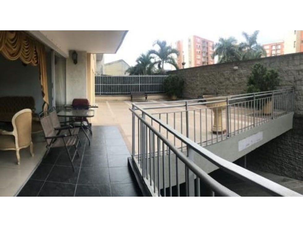 Venta Apartamento en La Flora, Norte de Cali 2213.