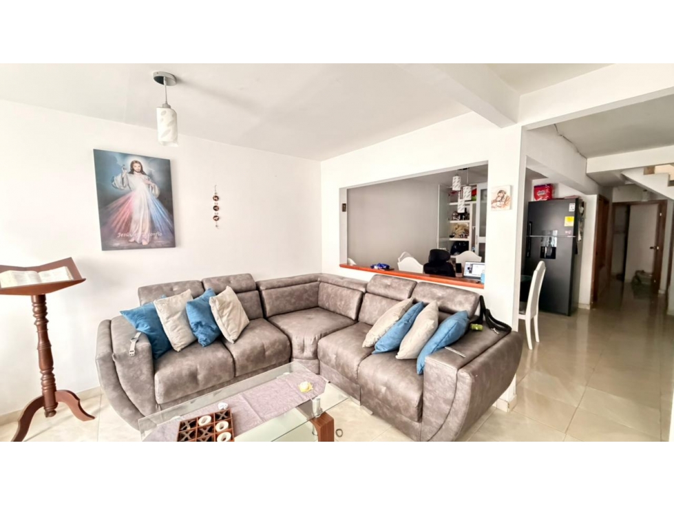 Venta Casa Multifamiliar Ciudad Cordoba, Oriente de Cali 4103.