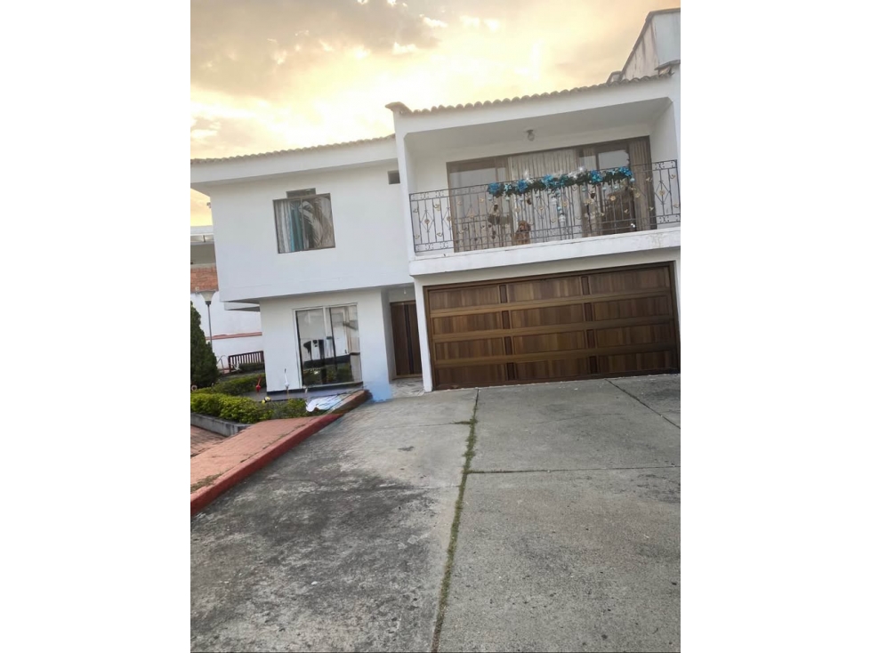 Venta Casa Condominio en Ciudad Jardín, Sur de Cali 4024.