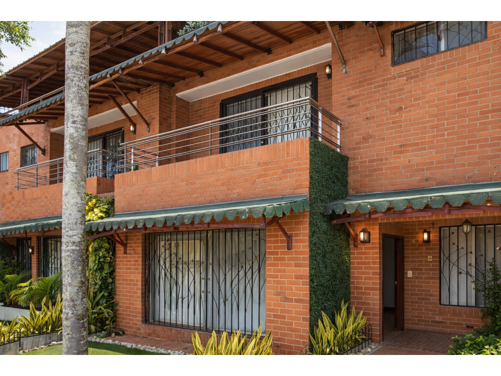 Venta Casa en Condominio El Ingenio, Sur de Cali 3992.