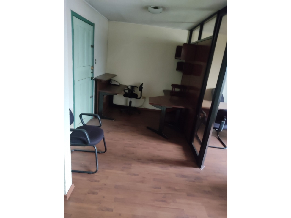 OFICINA EN VENTA CERCA A LA ASAMBLEA NACIONAL AN - 2