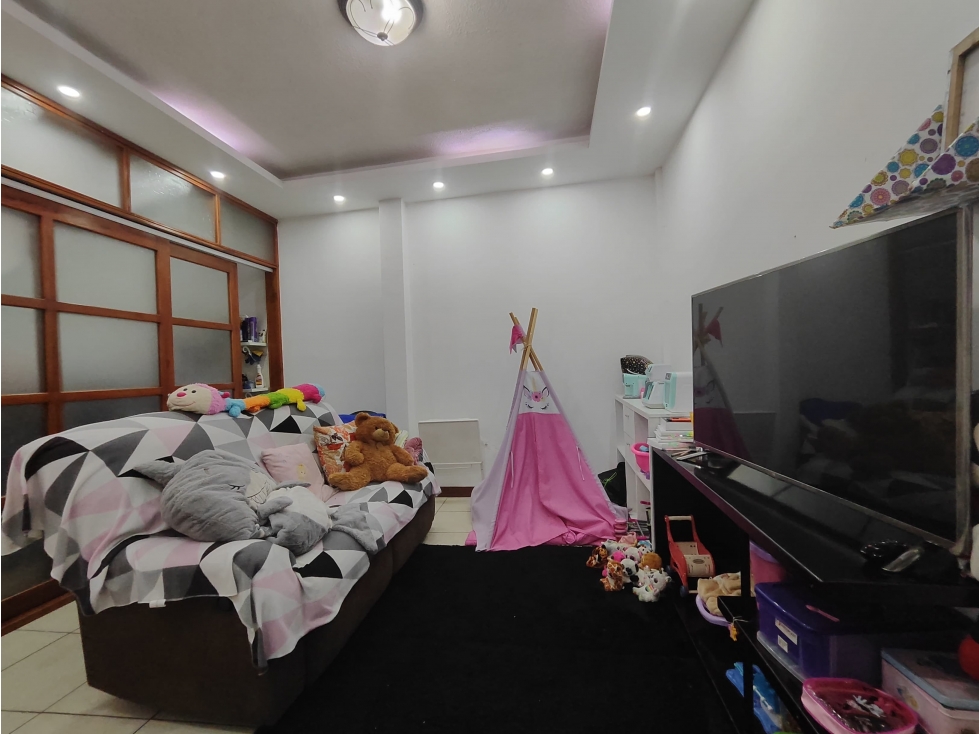 CASA EN VENTA 2 HAB + SALA DE ESTAR 23 DE JUNIO (CONDADO) AN - 4