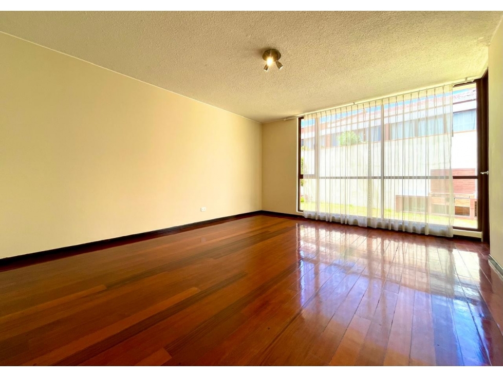CASA EN ARRIENDO CON PATIO Y BALCÓN 350 M2 - QUITO TENIS (SZ) - 4