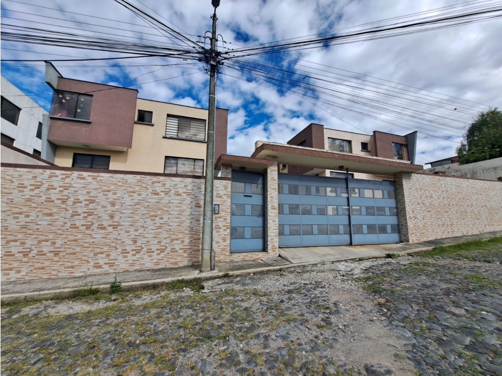 Venta de amplia casa en Conocoto de 237m2 / Silper - 4
