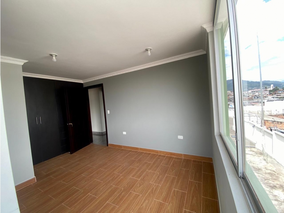 CASA POR ESTRENAR EN RENTA EN TUMBACO (CB) - 3