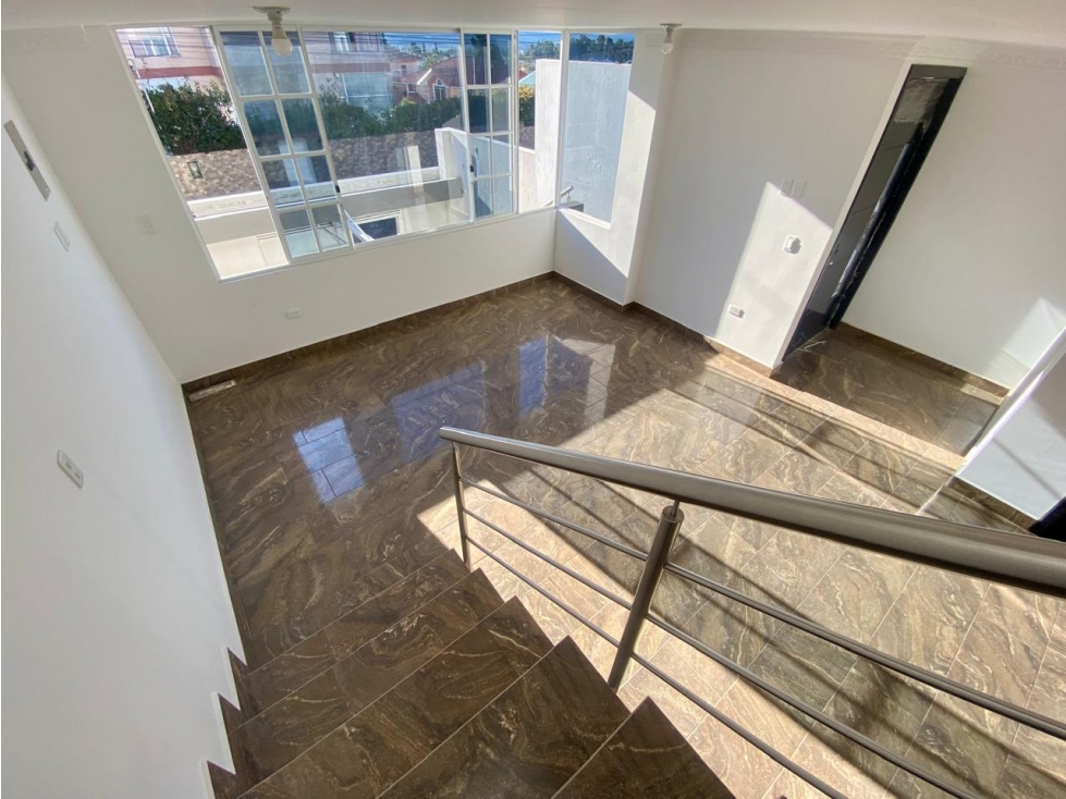 CASA VIP EN VENTA EN URBANIZACION POR LA ESPE DEL VALLE (CB) — foto 2