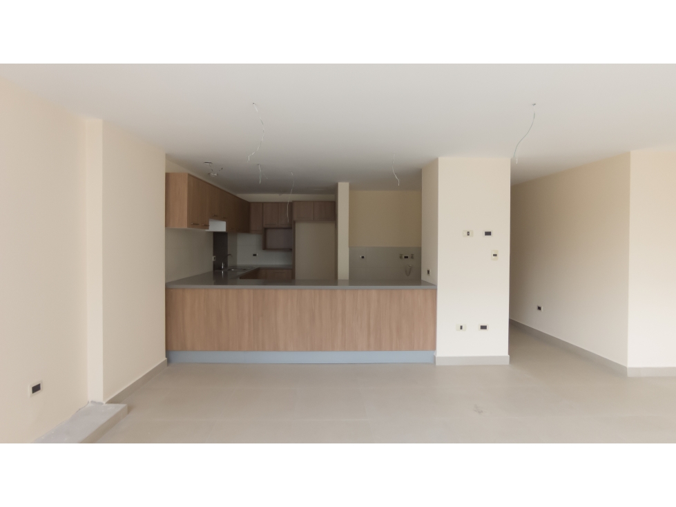 DEPARTAMENTO 3 HABITACIONES AV 10 DE AGOSTO Y ELOY ALFARO AN — foto 2
