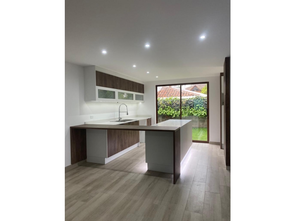 CASA 4 HABITACIONES EN VENTA EN EL VALLE A PASOS DE LA ESPE — foto 4