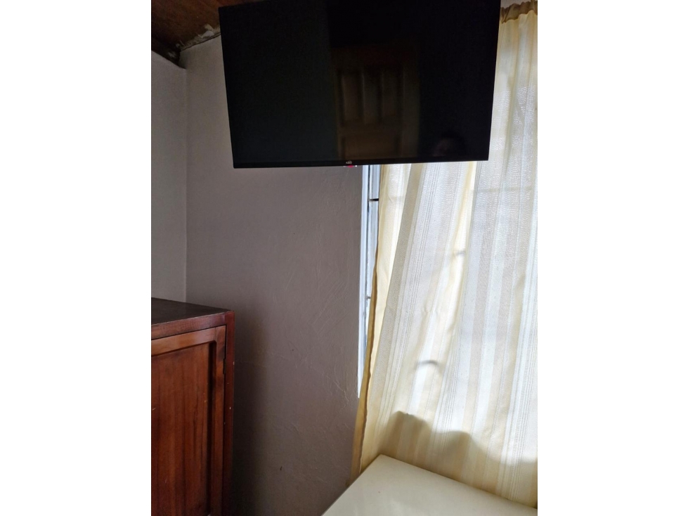 GRAN OPORTUNIDAD DE INVERSION HOSTAL + CASA AMPLIA EN TULCAN - 3