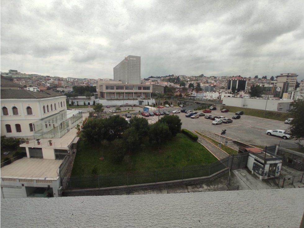 OFICINA EN VENTA CERCA A LA ASAMBLEA NACIONAL AN - 5