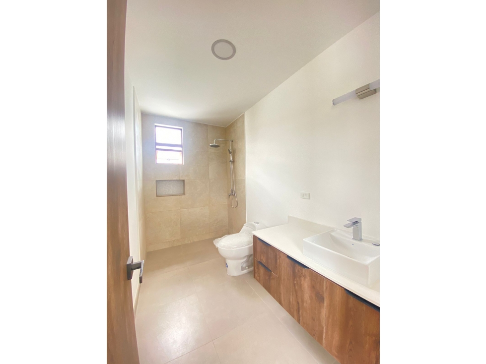 CASA 4 HABITACIONES EN VENTA EN EL VALLE A PASOS DE LA ESPE — foto 6