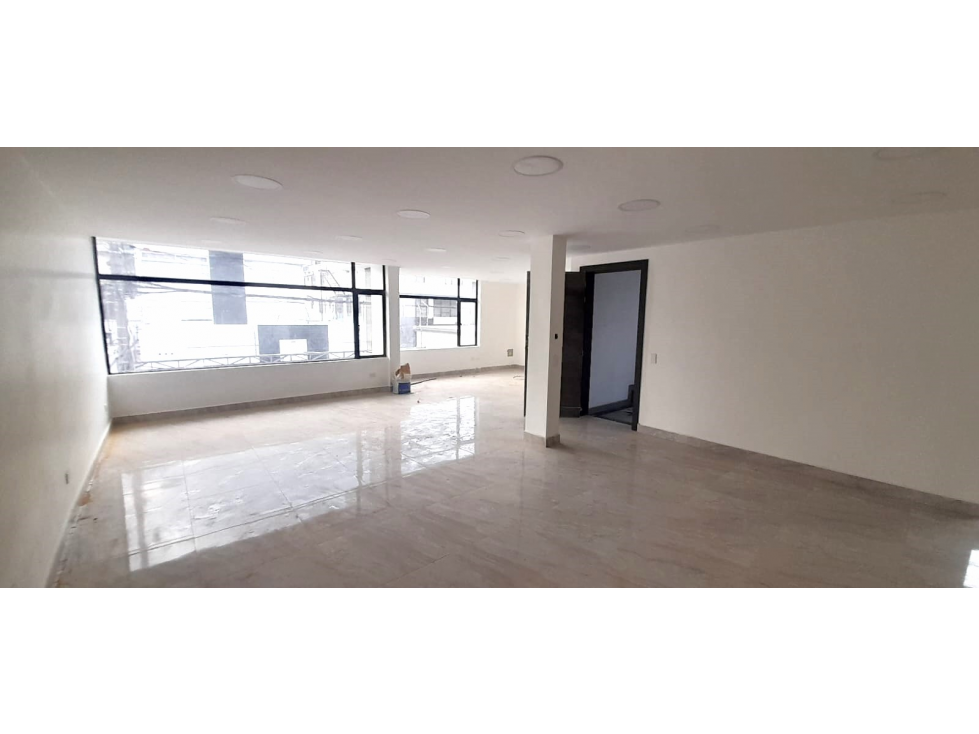 OFICINA EN RENTA - 180 M2 - ISLA ISABELA Y T. DE BERLANGA (SZ) - 1
