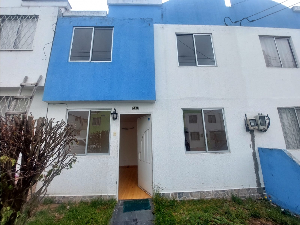 CASA EN VENTA SECTOR CALDERON (VEB)