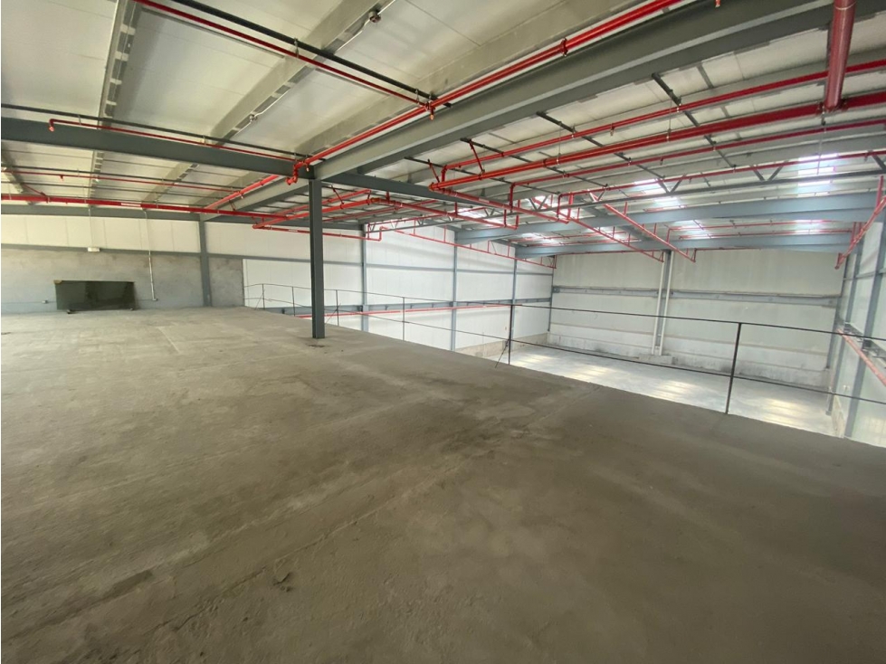 BODEGA - GALERA EN TERMINAL INDUSTRIAL ZONA UNO | JUAN DÍAZ — foto 3