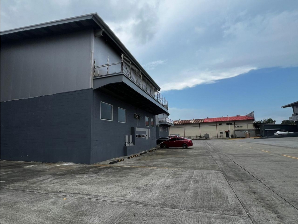 BODEGAS / GALERAS EN ALQUILER CENTRO LOGISTICO LLANO BONITO — foto 3