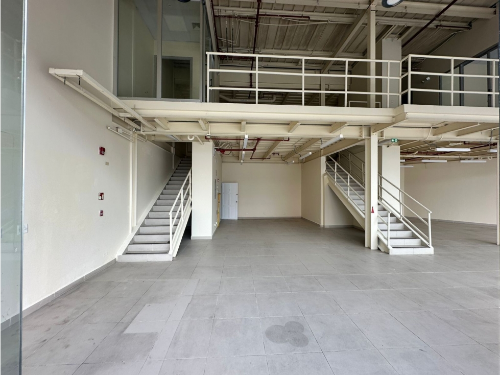 LOCAL EN PLANTA BAJA EN VIA PORRAS | SAN FRANCISCO — foto 6