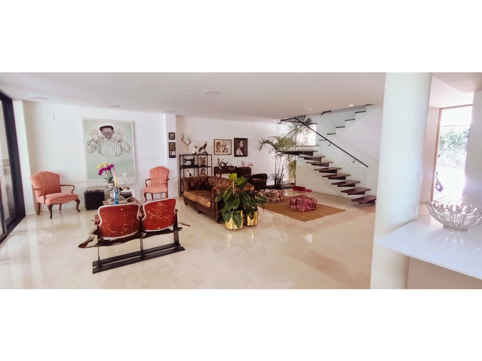 Venta de casa Sector Las Callejas. Area 421m2