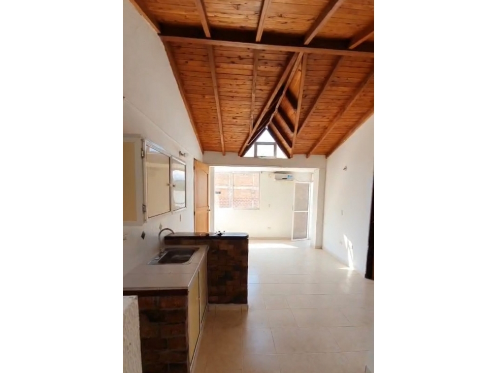 SE VENDE EDIFICIO DE APARTAMENTOS Y LOCALES EN SAN JERONIMO - LA PLAYA - 2
