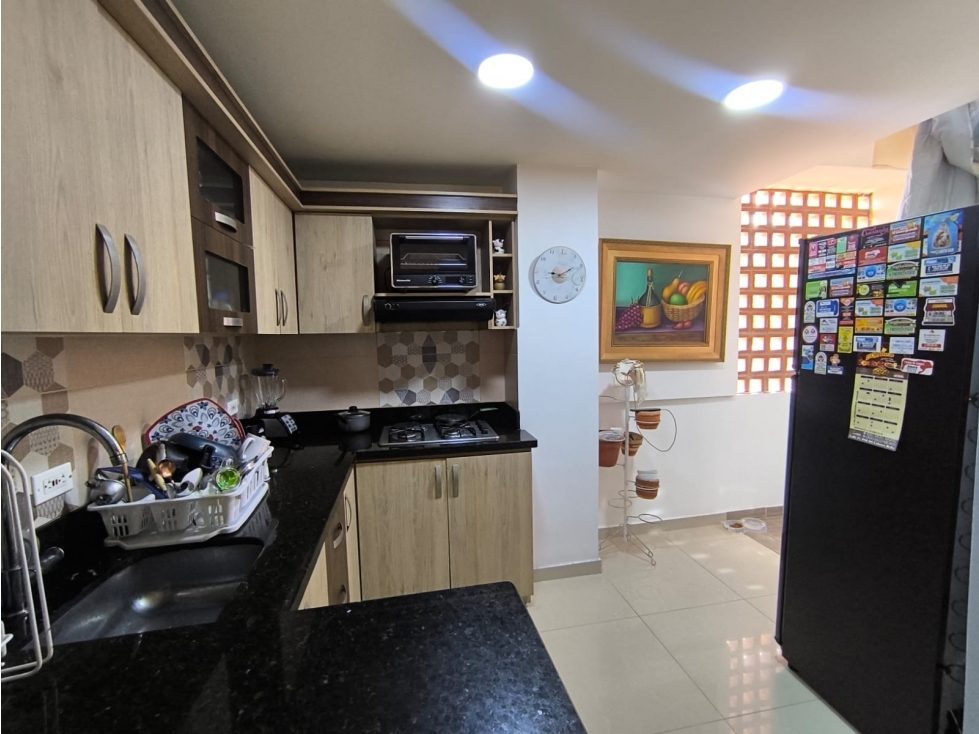SE VENDE APARTAMENTO EN BELLO BARRIO CABAÑAS CERCA AL AMARÚ — foto 5