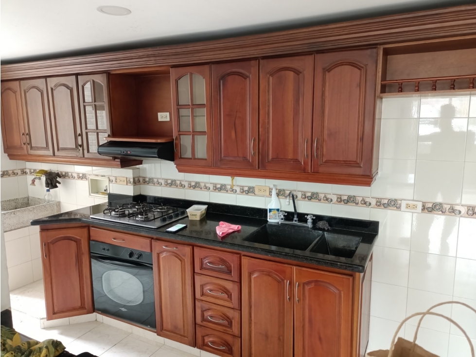 SE VENDE APARTAMENTO EN ENVIGADO BARRIO LA PAZ