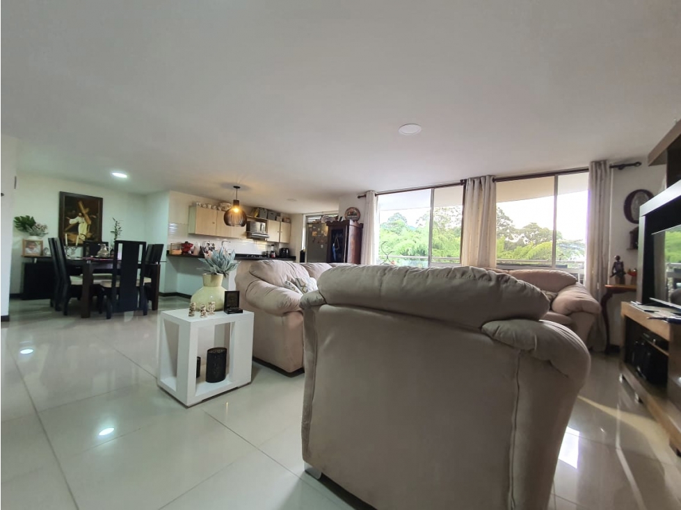 SE VENDE AMPLIO APARTAMENTO EN ENVIGADO SECTOR LA PAZ — foto 3