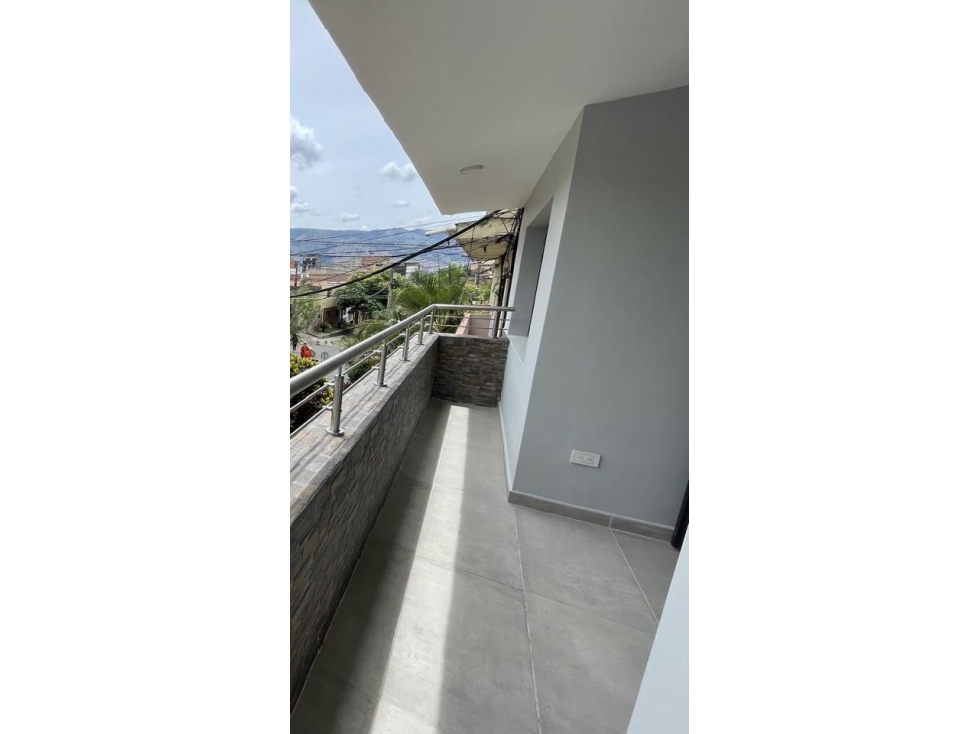 SE VENDE AMPLIO APARTAMENTO EN BELÉN MIRAVALLE CERCA AL PARQUE — foto 4