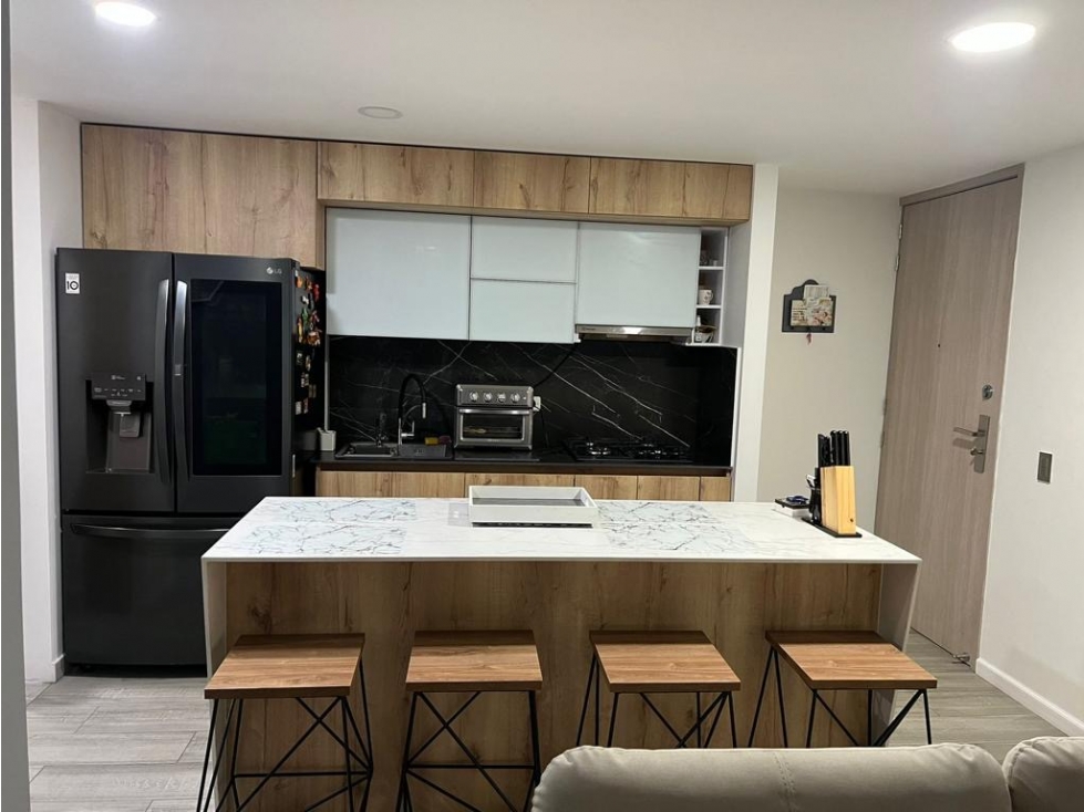 SE VENDE APARTAMENTO EN SABANETA SECTOR EL CARMELO TORRE EIFEL