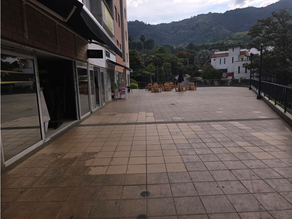 SE VENDE LOCAL EN BELLO BARRIO EL CARMELO, BUENA UBICACIÓN — foto 6