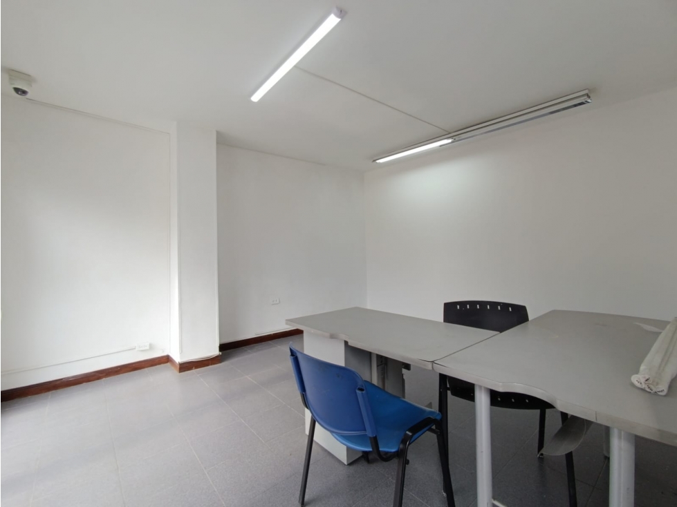 SE VENDEN 2 OFICINAS EN MEDELLÍN EN PASAJE JUNÍN AL FRENTE DE COLTEJER — foto 5