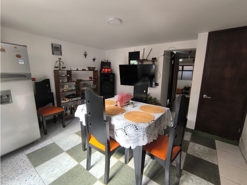 SE VENDE APARTAMENTO CON TERRAZA EN CASTILLA — foto 3