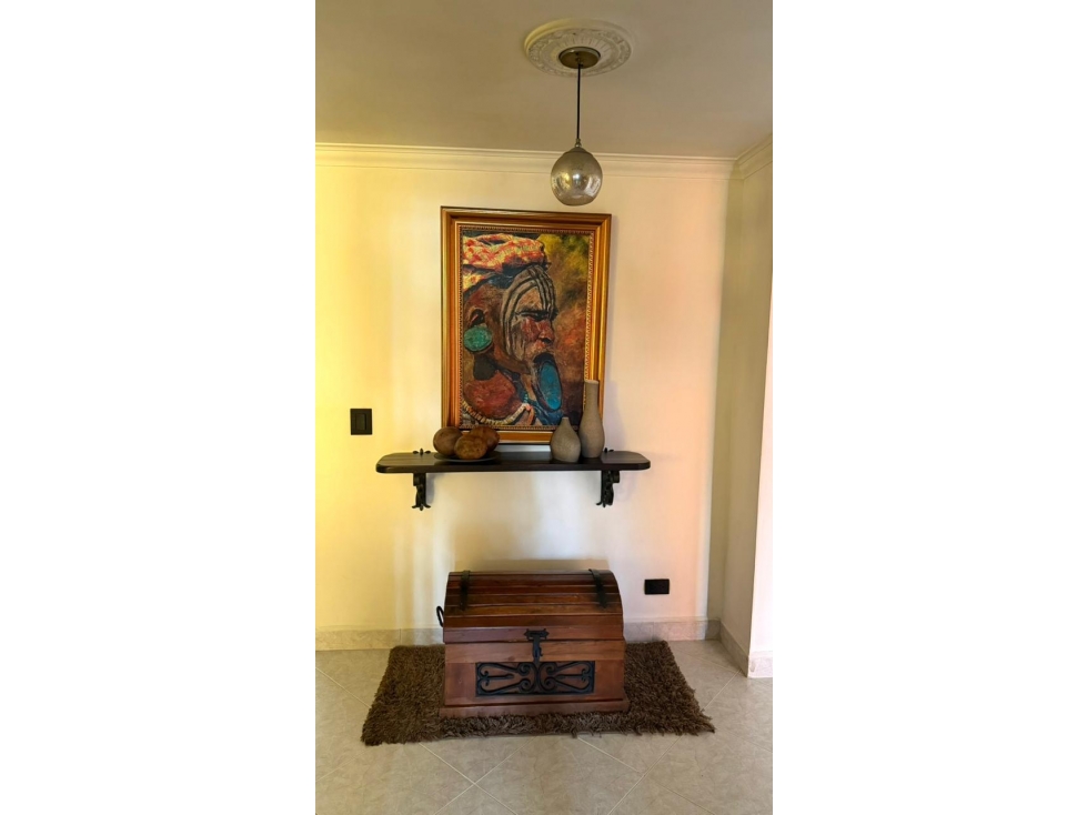 SE VENDE AMPLIO APARTAMENTO EN ENVIGADO BARRIO EL DORADO — foto 3