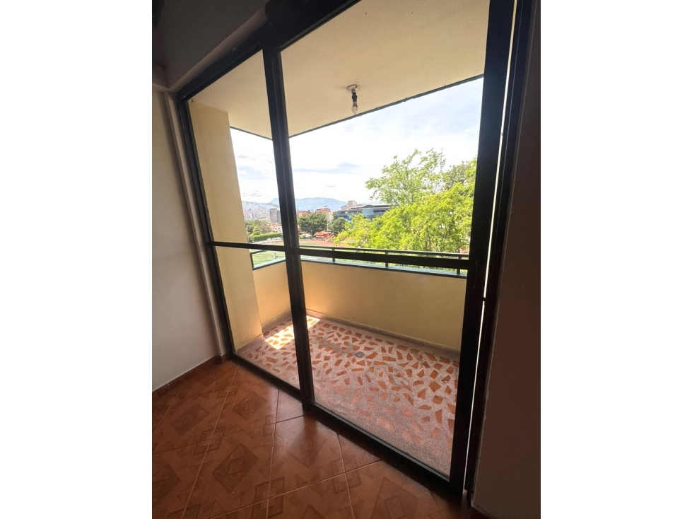 SE VENDE APARTAMENTO CON TERRAZA EN ENVIGADO BARRIO EL DORADO — foto 3