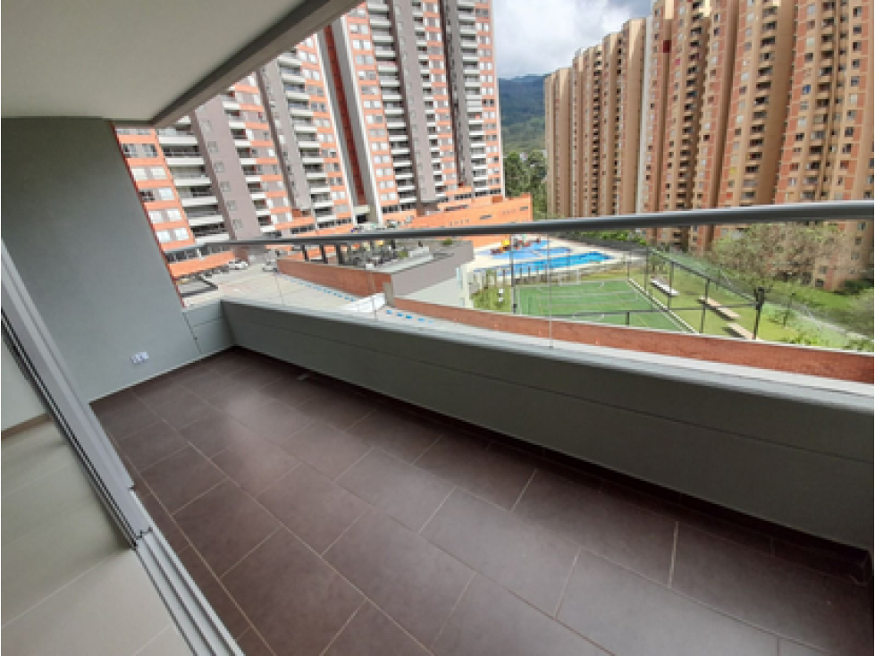 SE VENDE APARTAMENTO EN BELLO SECTOR NAVARRA NORTEAMERICA — foto 2