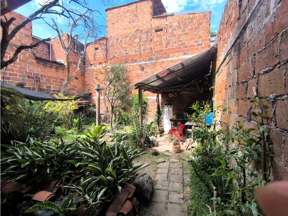 SE VENDE CASA LOTE EN COPACABANA BARRIO LA PEDRERA — foto 3