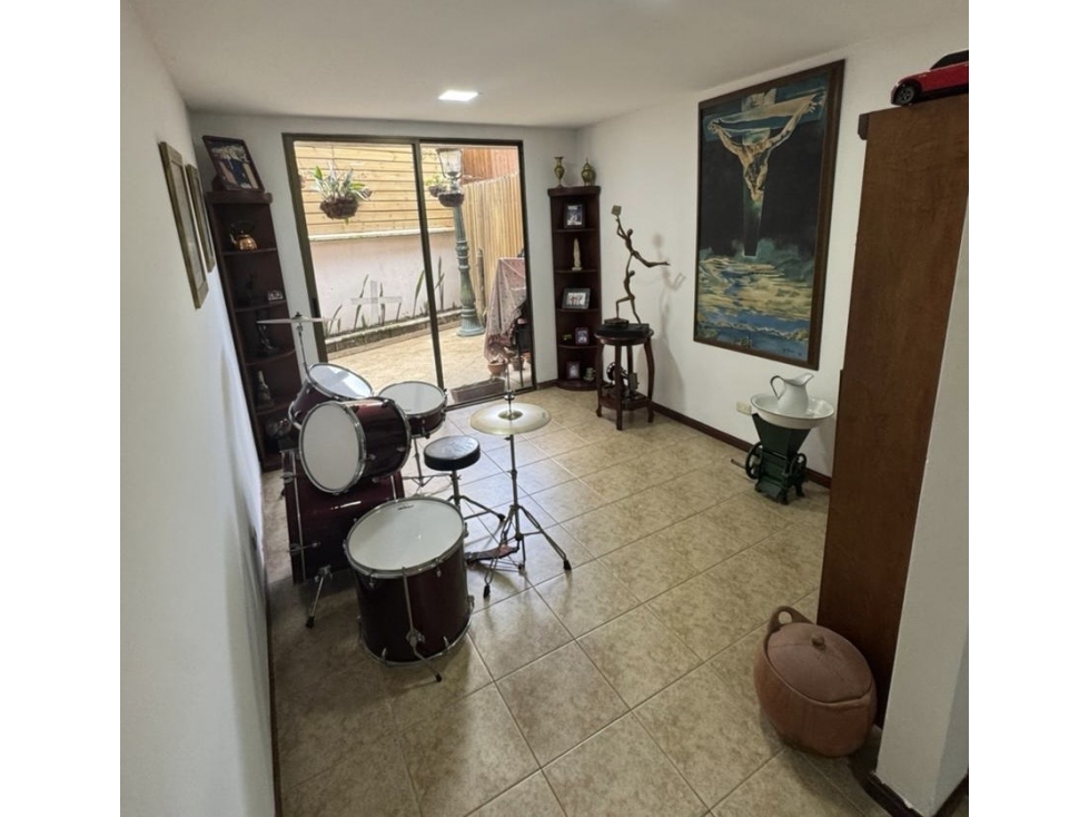 SE VENDE CASA AMPLIA UNIFAMILIAR EN ENVIGADO BARRIO CUMBRES — foto 5