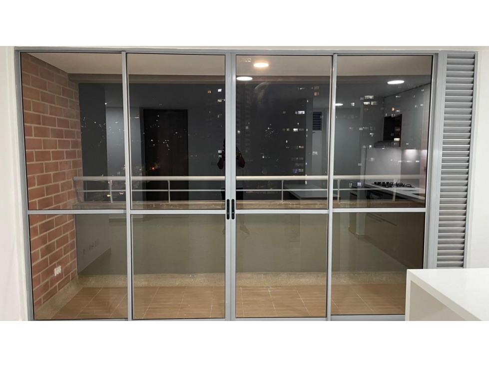 SE VENDE APARTAMENTO EN FABRICATO, ZONAS MÁS EXCLUSIVAS DE LA CIUDAD — foto 2