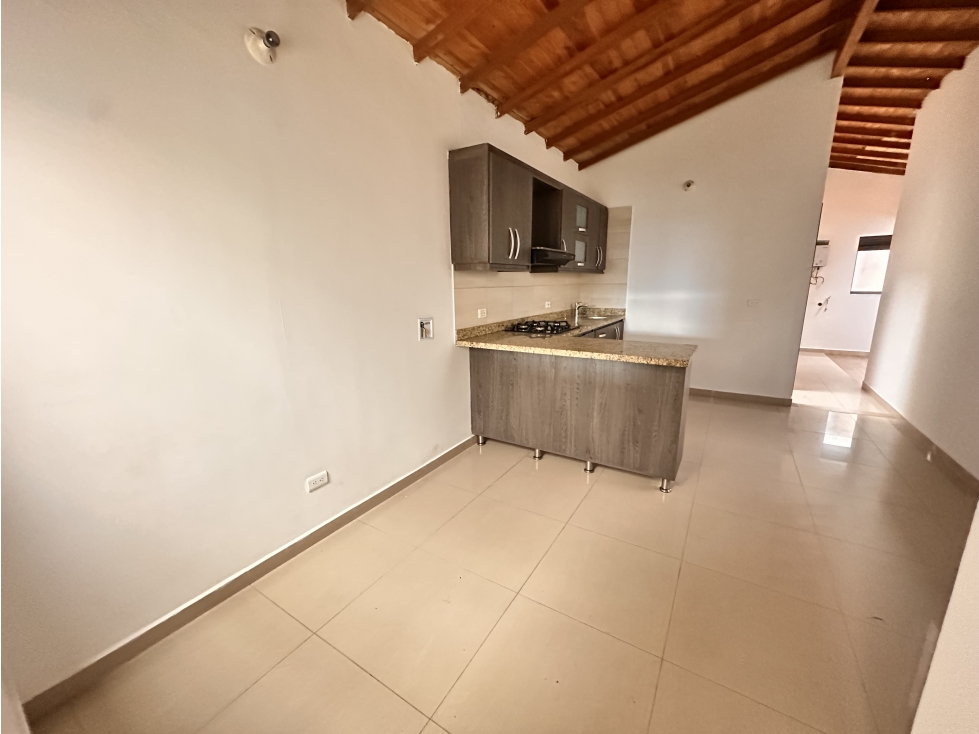 SE VENDE AMPLIO APARTAMENTO EN MANRIQUE LAS ESMERALDAS — foto 6