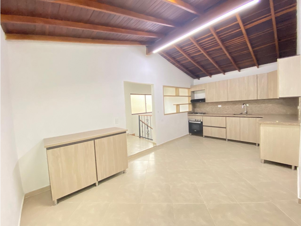 SE VENDE CASA UNIFAMILIAR EN ENVIGADO SECTOR EL TRIANON 