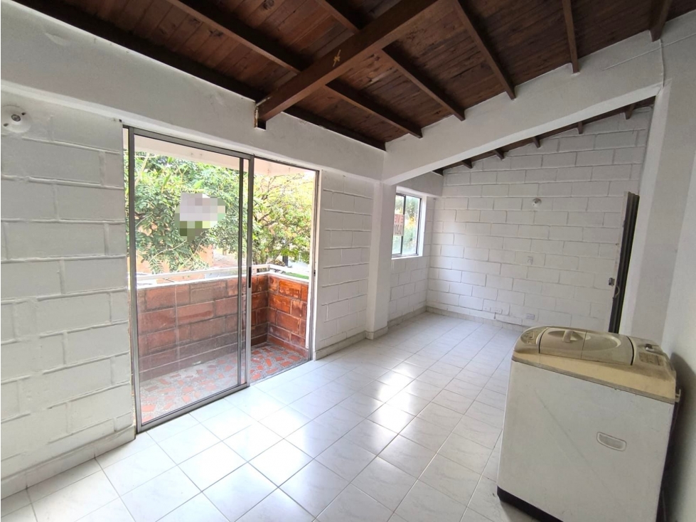 SE VENDE APARTAMENTO CON PARQUEADERO EN BELLO BARRIO CABAÑAS - 1