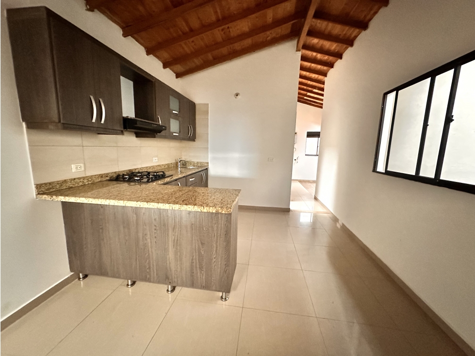 SE VENDE AMPLIO APARTAMENTO EN MANRIQUE LAS ESMERALDAS — foto 5