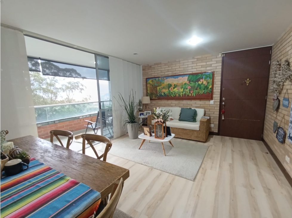 SE VENDE AMPLIO APARTAMENTO EN ENVIGADO SECTOR EL ESCOBERO — foto 2